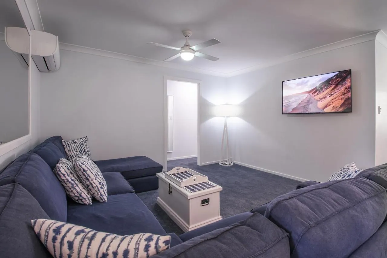 Debbie's Place Rainbow Beach Hotel